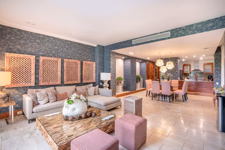 4BR Los Altos Apartment