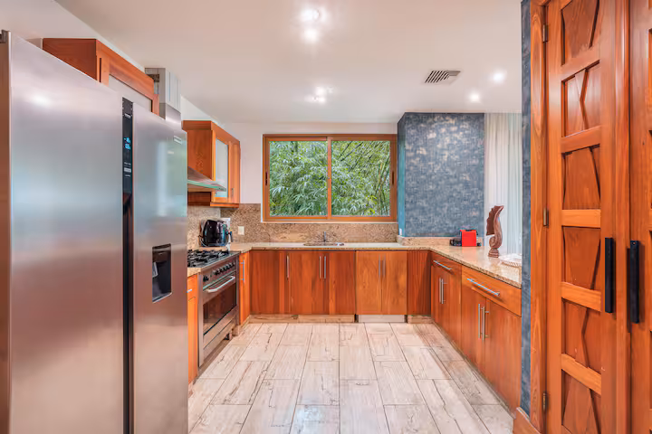 4BR Los Altos Apartment