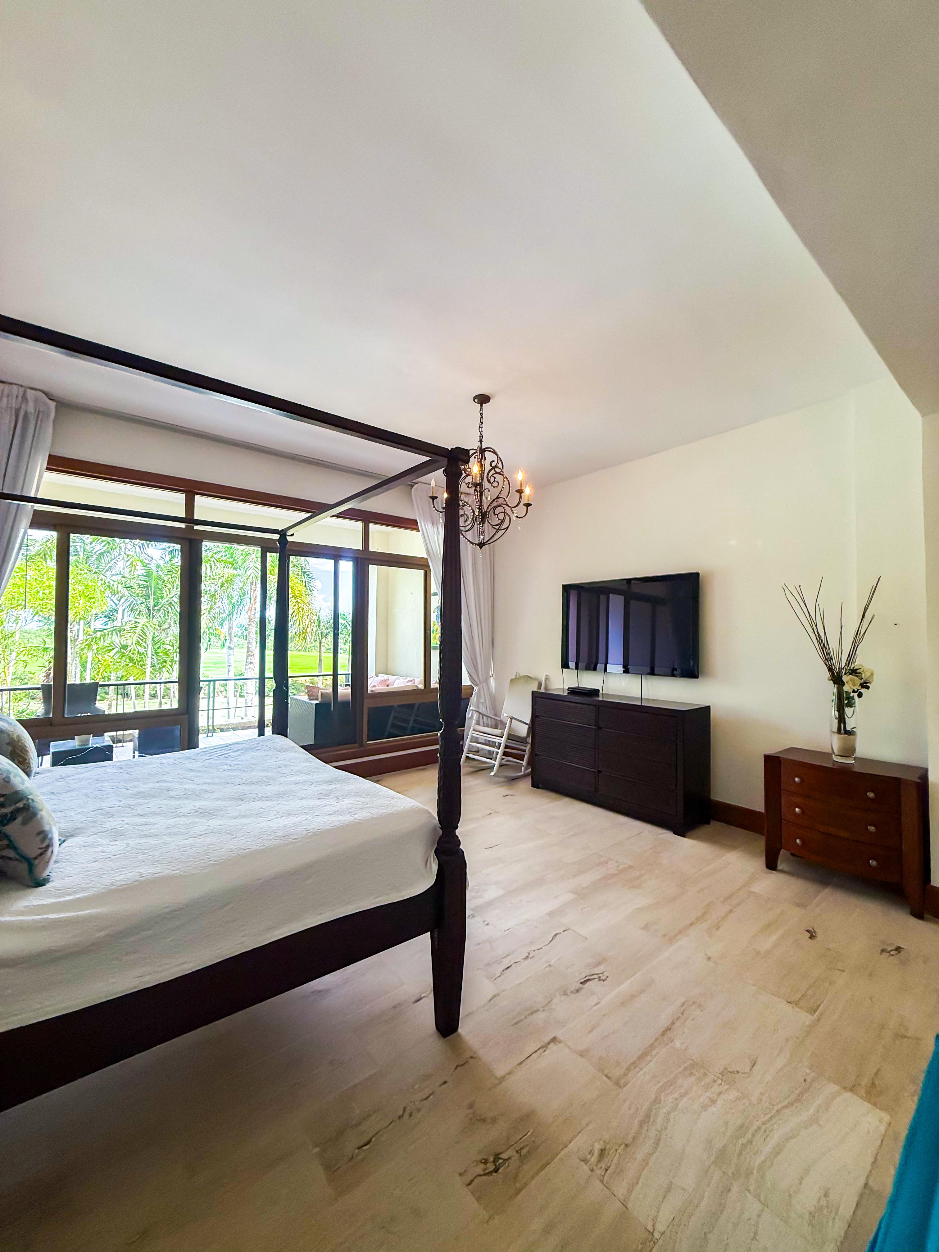 3BR Los Altos Apartment