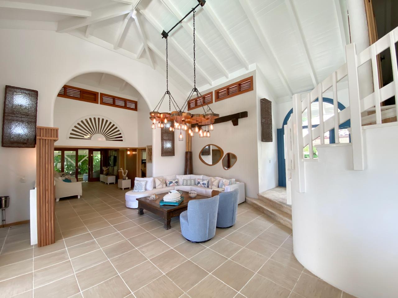 Living room with cathedral ceiling at Cajuiles 41 Estate