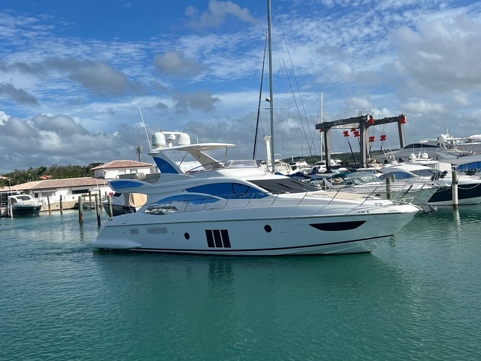 Azimut yacht exterior