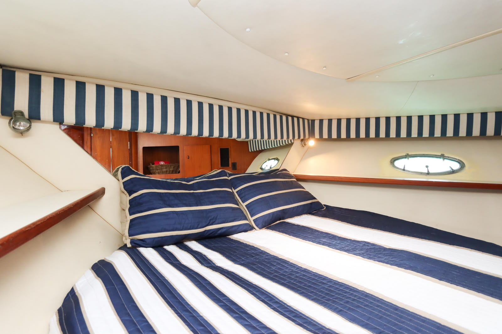 Pilar boat, photo 2