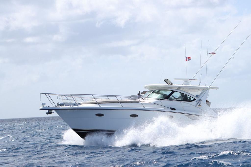 SANTA cabin cruiser exterior