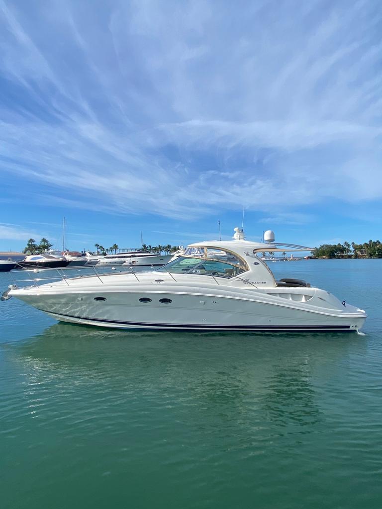 Sea Ray 44 photo three