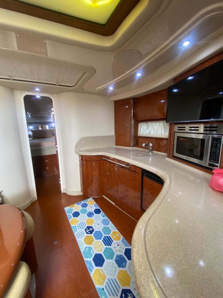 Sea Ray 44 photo four