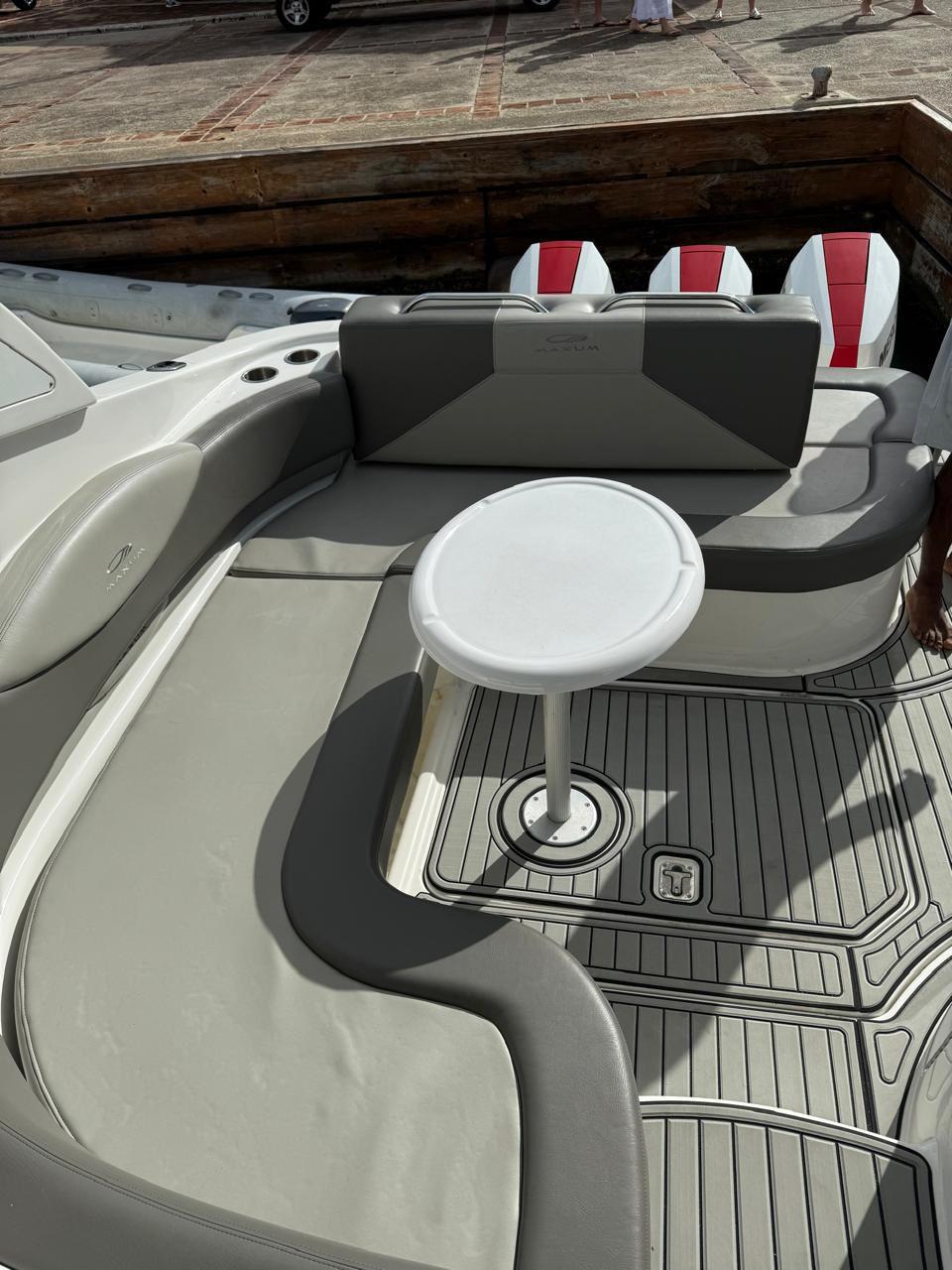 Cockpit social area
