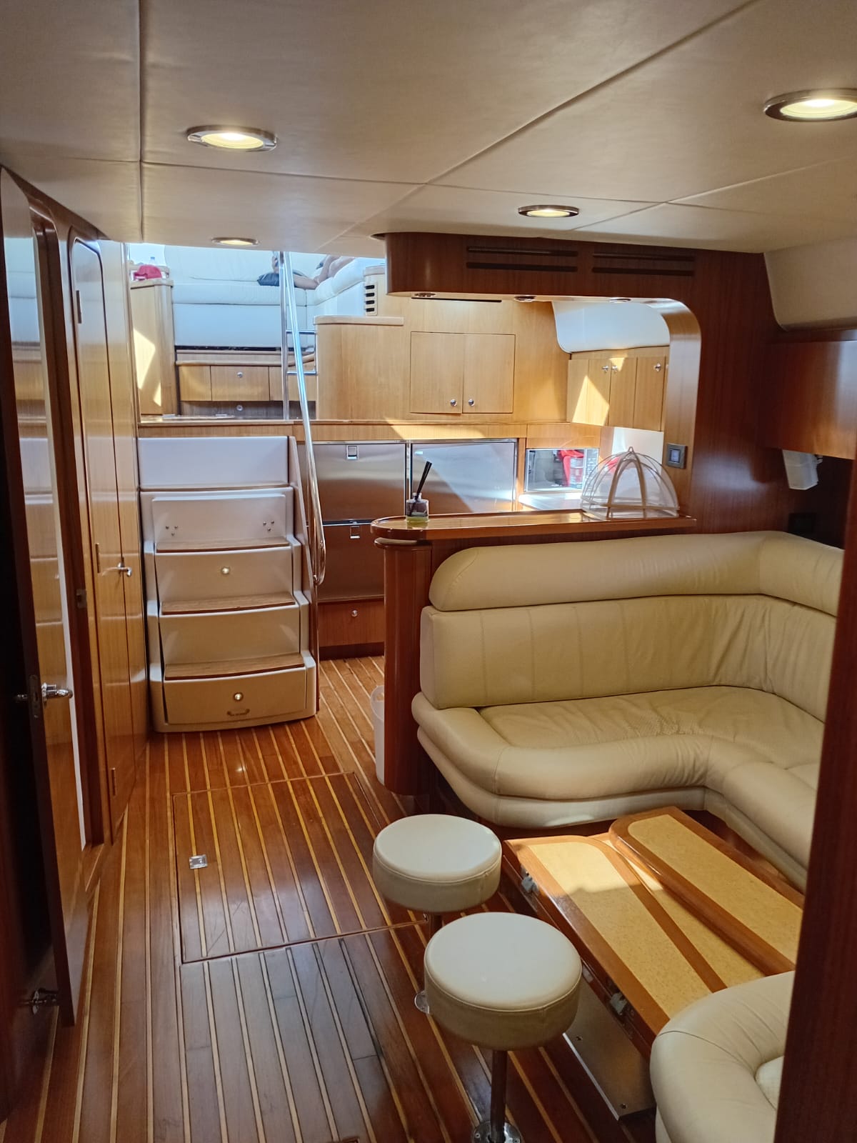 Tiara 55 photo three