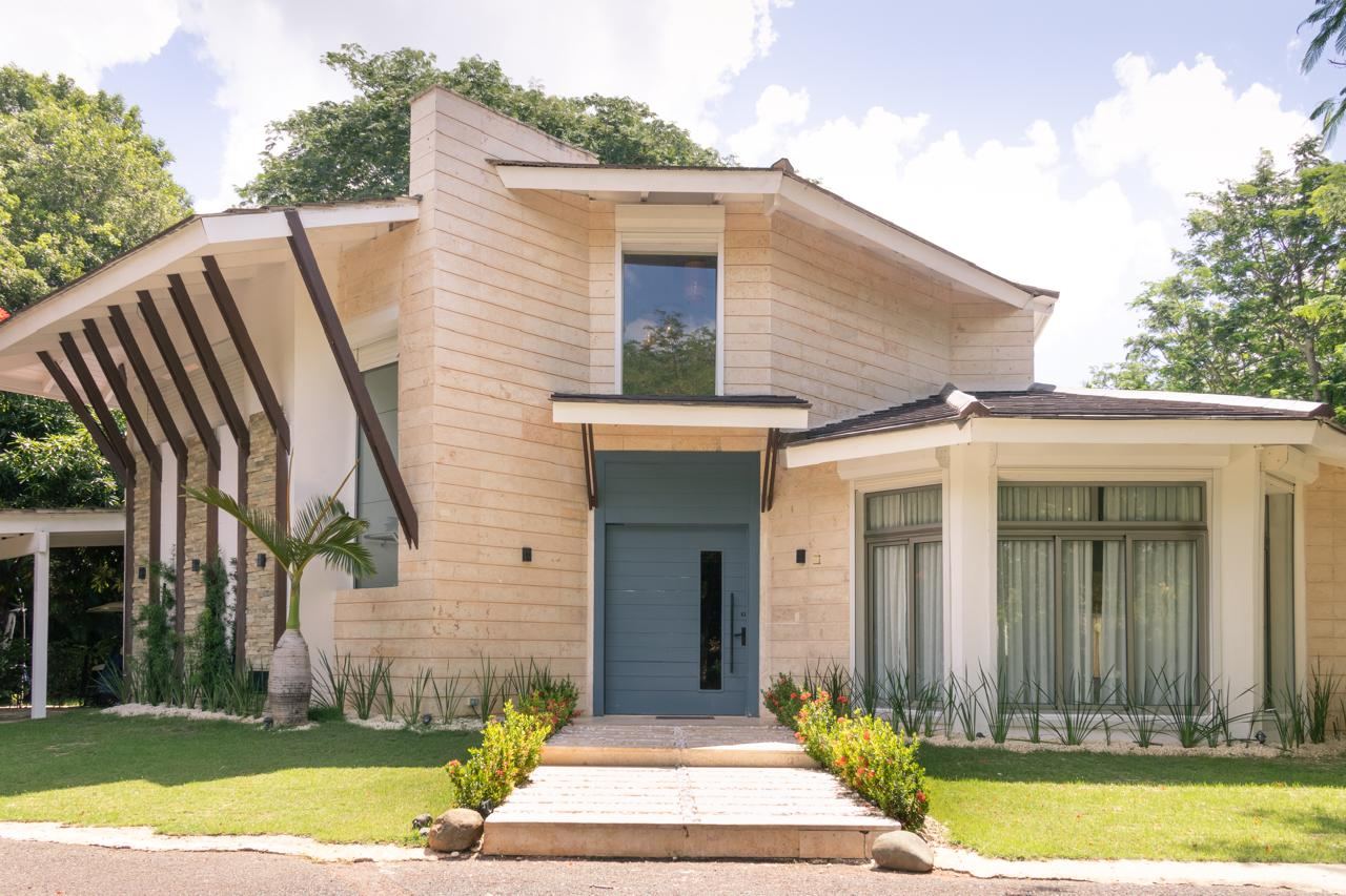 Front facade of Fairway Golf Estate