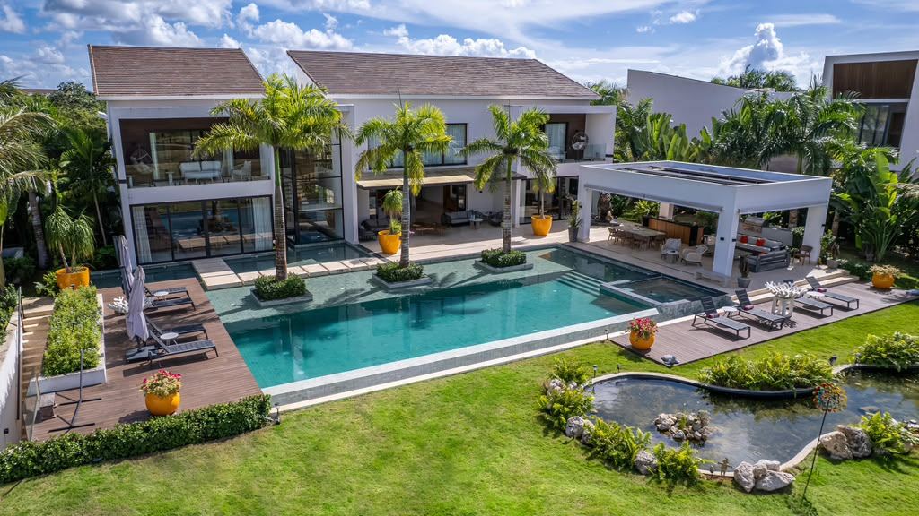 Exterior of Vista Lagos Five-Bedroom Villa