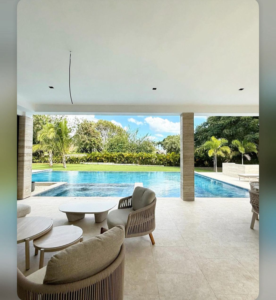 5BR Villa Lagos 69 — Dining