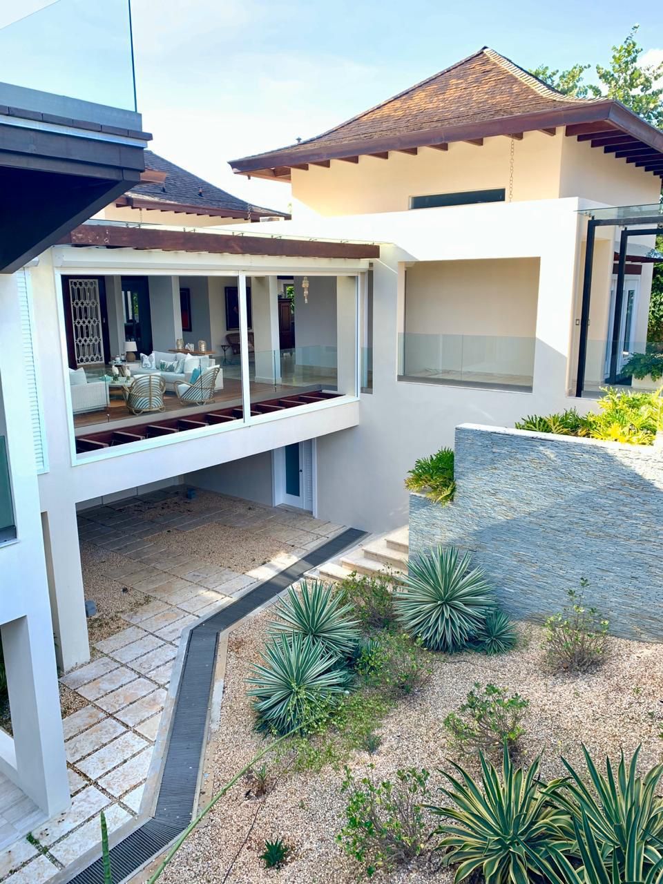 Modern architecture of the Las Lomas Estate Villa