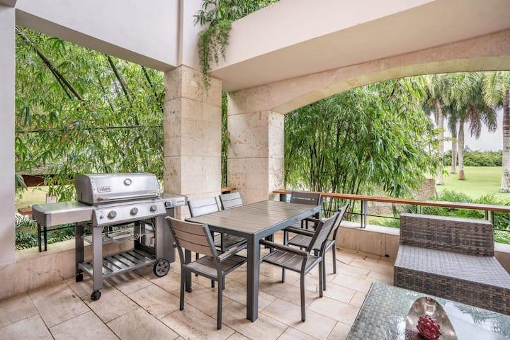4BR Los Altos Apartment — Pool View