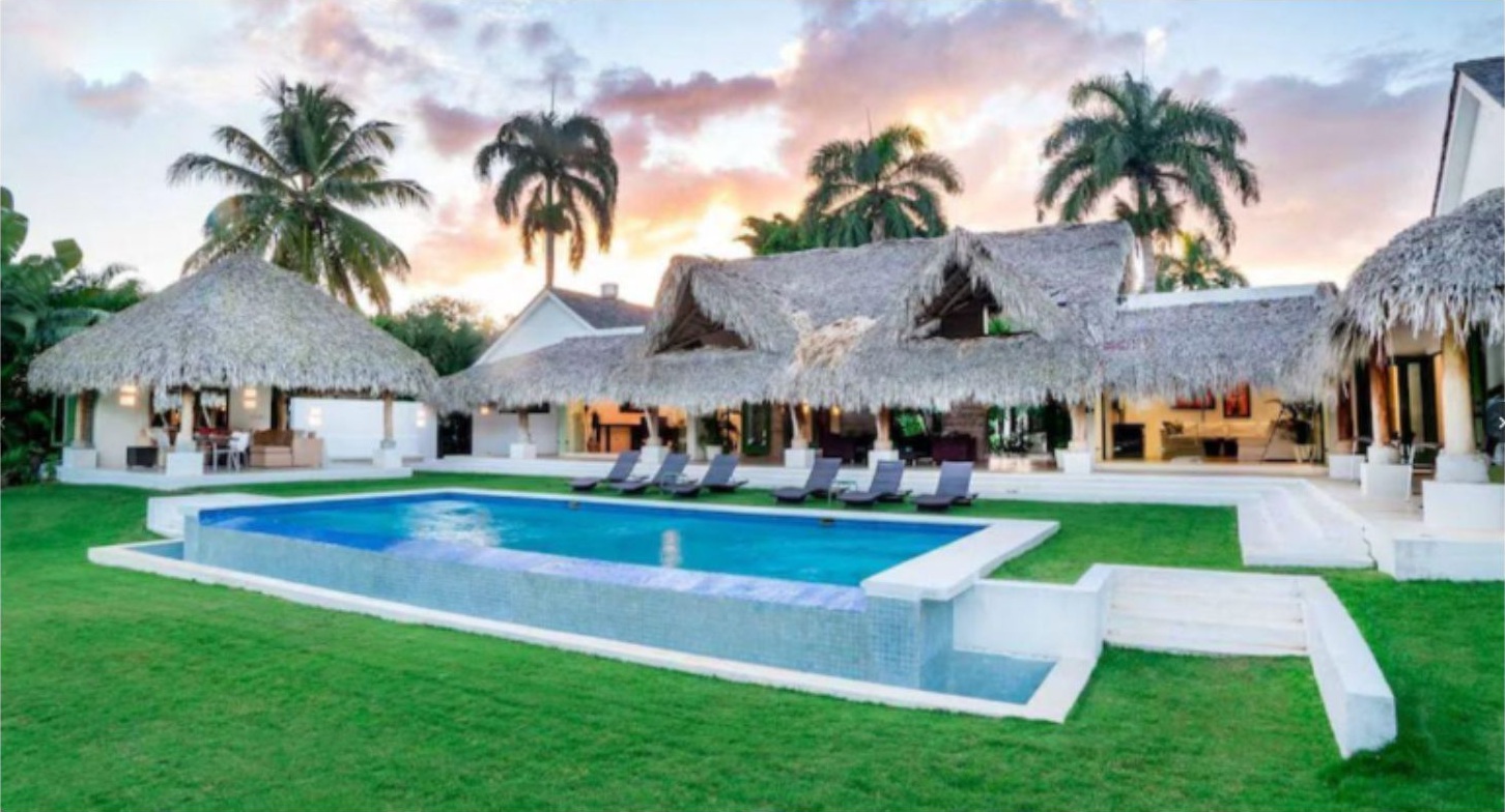 Exterior of Los Mangos Six-Bedroom Villa