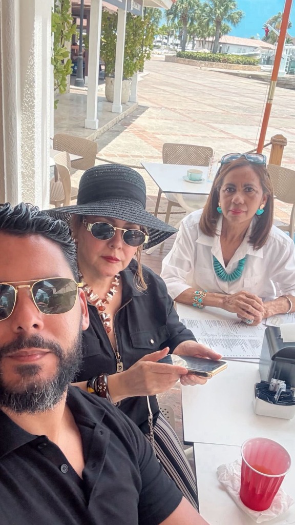 Carlos Mercado y familia en La Marina, Casa de Campo