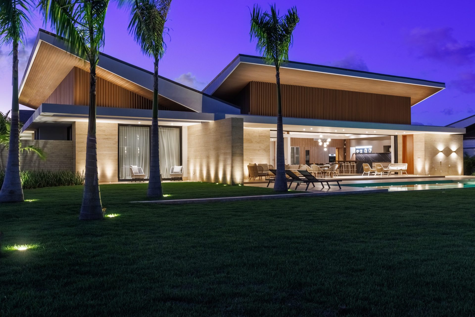 Villa Angelina Bella — arquitectura moderna al atardecer con piscina privada