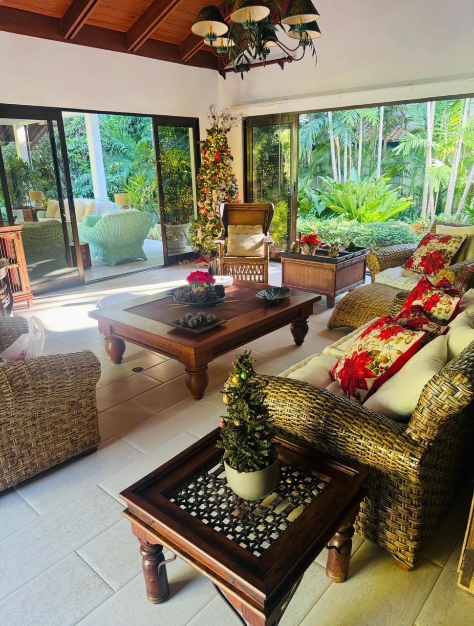 Villa de cinco habitaciones en Vivero · Piscina y jardín