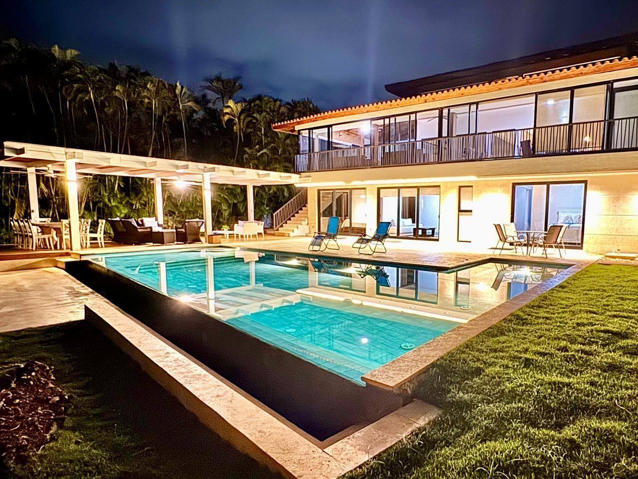5BR Vivero Tropical Villa